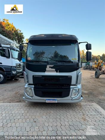 Caminhão Volvo VM 270 8x2 2p (Diesel) (E5)