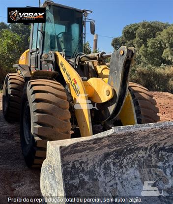 Pá Carregadeira New Holland W130 B