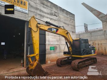Escavadeira Caterpillar 318D2L