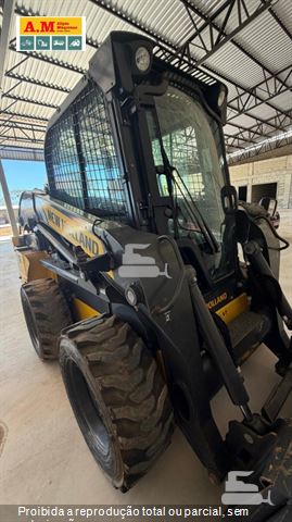 Mini-Carregadeira New Holland L318