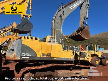 Escavadeira Volvo EC240BLC