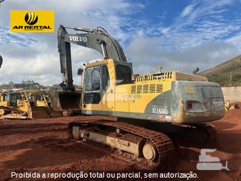 Escavadeira Volvo EC240BLC