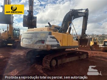 Escavadeira Volvo EC240BLC