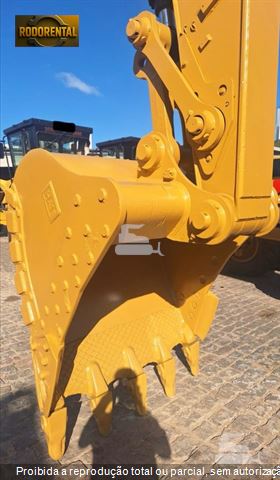 Escavadeira Caterpillar 320