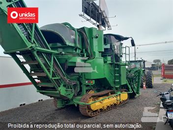 Colheitadeira John Deere CH570