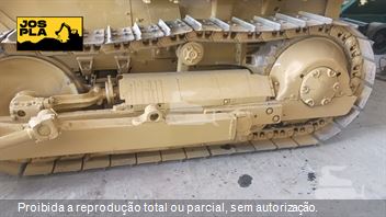 Trator de Esteira Caterpillar D4E
