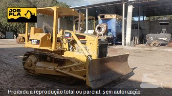 Trator de Esteira Caterpillar D4E