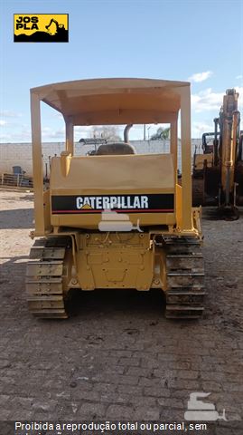 Trator de Esteira Caterpillar D4E