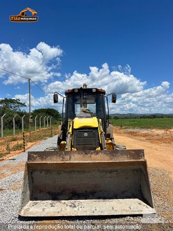 Retro Escavadeira New Holland B110B