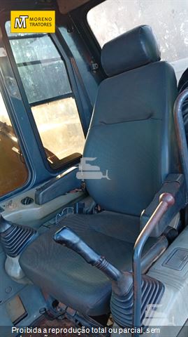 Escavadeira Komatsu PC200