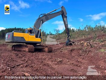 Escavadeira Volvo EC210DL
