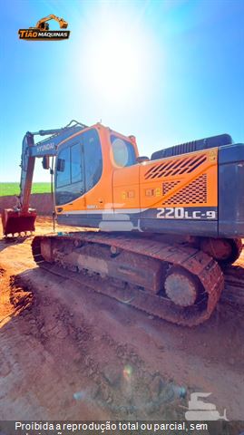 Escavadeira Hyundai R220LC-9