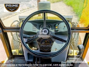 Retro Escavadeira New Holland LB90