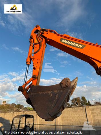 Mini-Escavadeira Doosan DX80R
