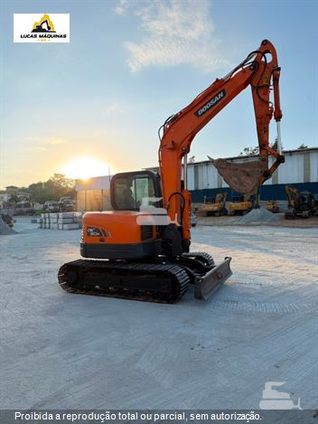 Mini-Escavadeira Doosan DX80R