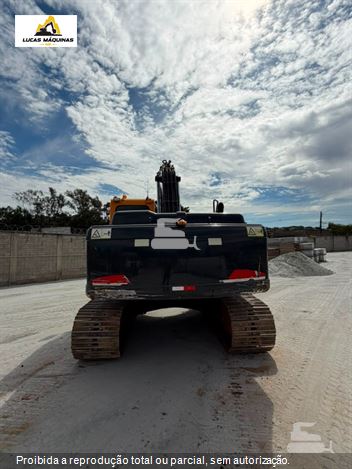 Escavadeira Hyundai R220LC-9