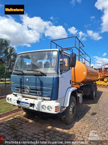 Caminhão Mercedes-Benz 2726 6x4 2p (diesel)