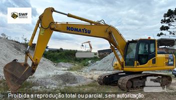 Escavadeira Komatsu PC200