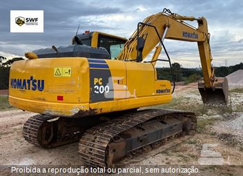 Escavadeira Komatsu PC200