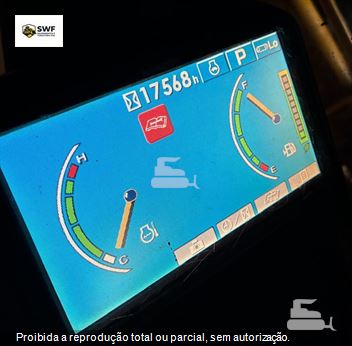 Escavadeira Komatsu PC200