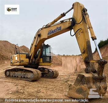 Escavadeira Komatsu PC200