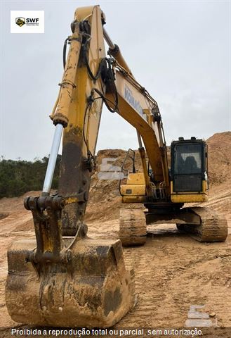Escavadeira Komatsu PC200