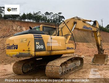 Escavadeira Komatsu PC200