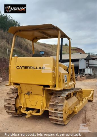 Trator de Esteira Caterpillar D4E